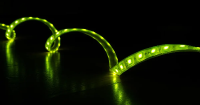 Łatwe w montażu i wszechstronne taśmy LED: Rewolucja w oświetleniu domowym i nie tylko